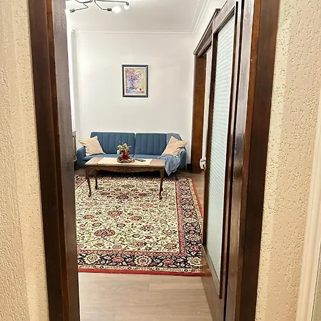 Centre Stylish With Private Backyard