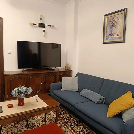 Апартамент Centre Stylish With Private Backyard *